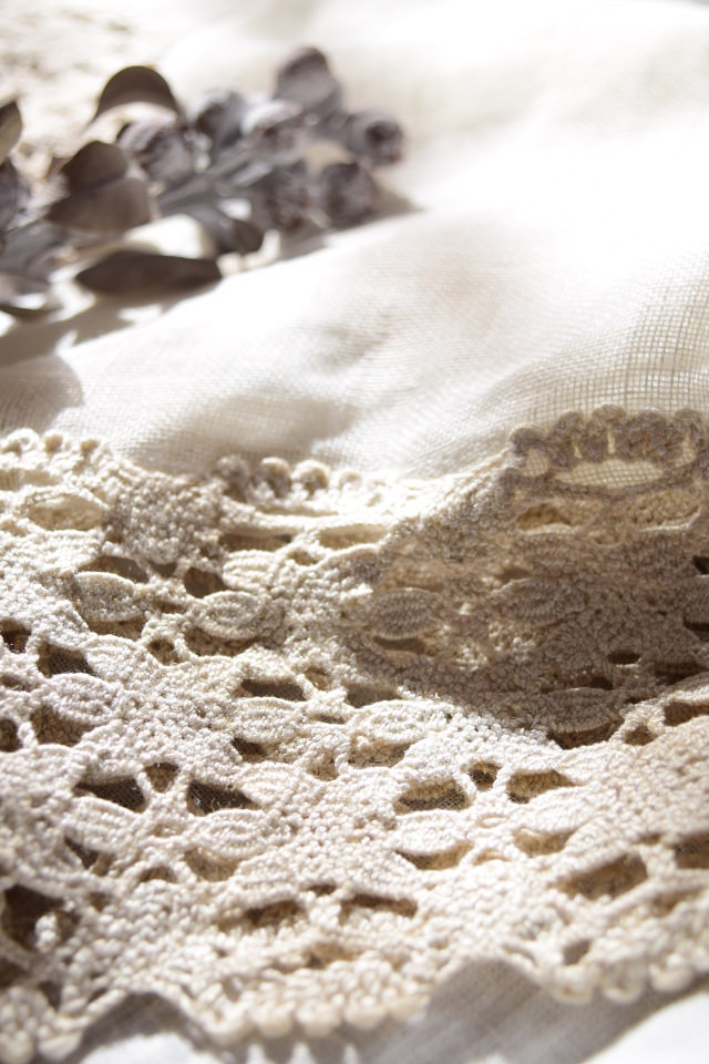 お客ஐ⋆*ナチュラルガーゼリネンのカフェカーテン・アンティークドイリー付き お客ஐ⋆*ナチュラルガーゼリネンのカフェカーテン・アンティーク